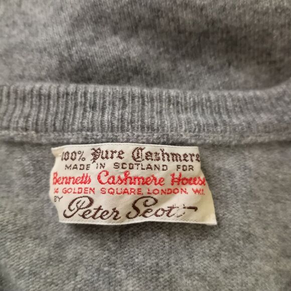 Vintage Peter Scott 100% Cashmere Sweater VNeck Pullover Long Sleeve London 42 L - Picture 5 of 9